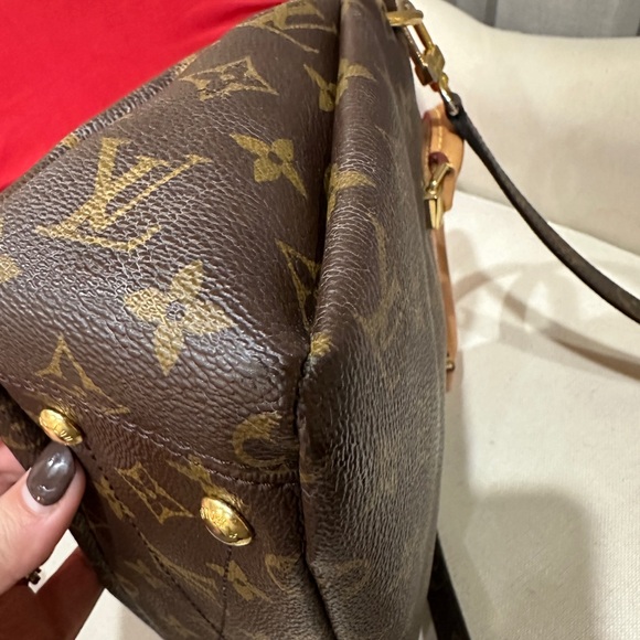 Louis Vuitton Brown Monogram Handbag - Picture 6 of 16
